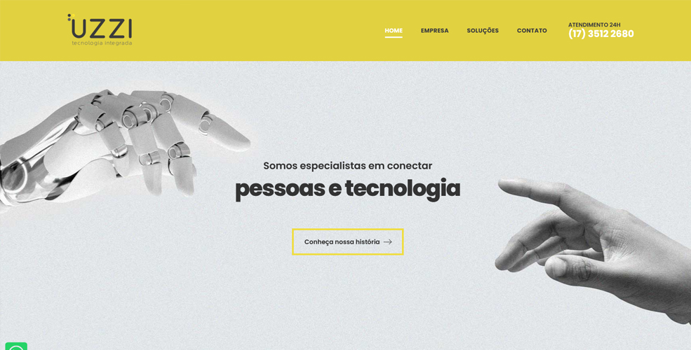 Computador com o site Uzzi